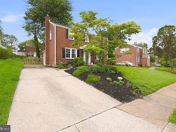 5th image of 2218 Thomas Rd