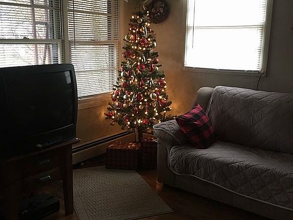4th image of 221 S Craig Ave