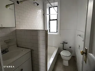 Rented by Sterea Agency