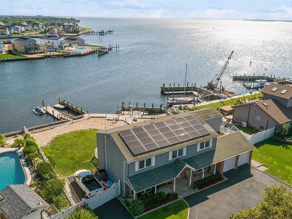 342 Lagoon Dr S, Copiague, NY 11726 Zillow