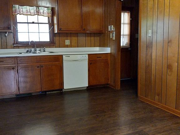 4th image of 2406 Nottingham Way