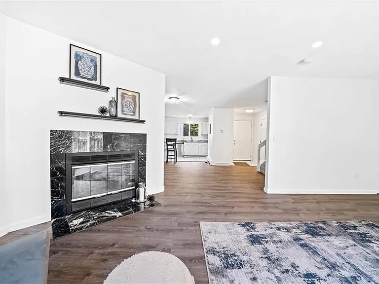 28 Primrose Ln — Photo 5