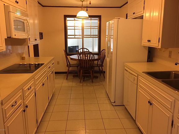 5th image of 8151 Rosewood Ln