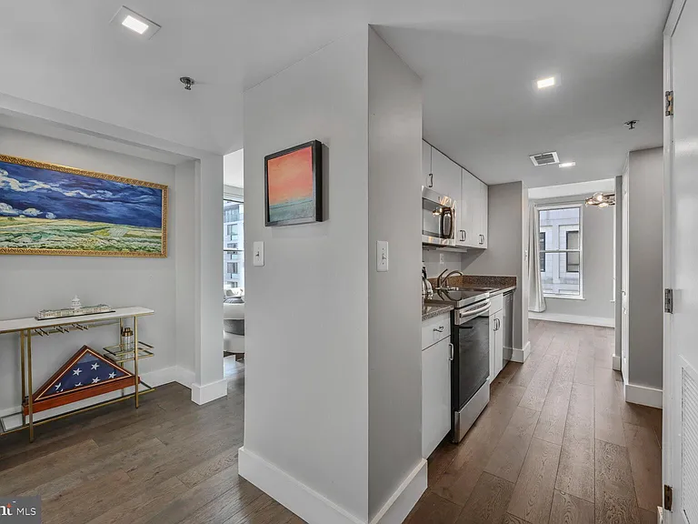 601 Pennsylvania Ave NW #610 — Photo 8