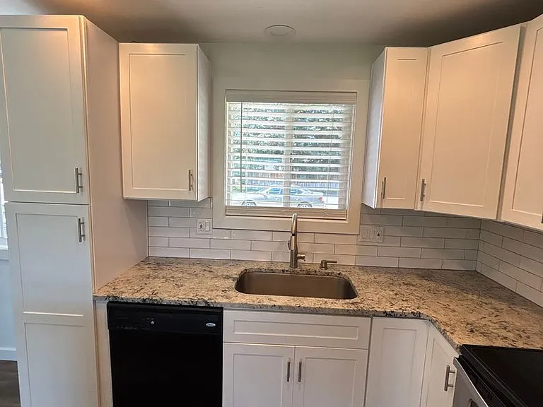 720 Kimberly Dr — Photo 5