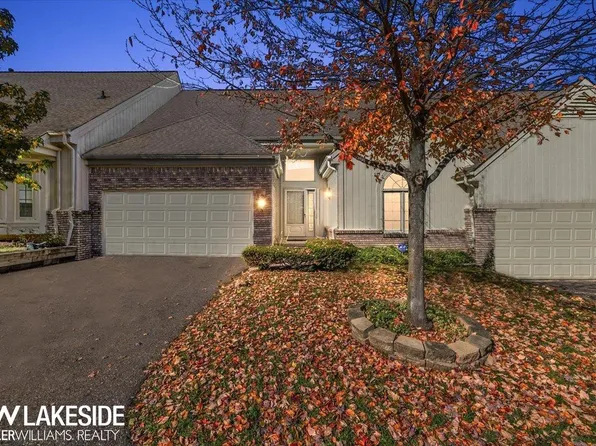 24543 Martel Dr, Farmington, MI 48335