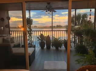 605 Ives Dairy Rd APT 205-7, Miami, FL 33179