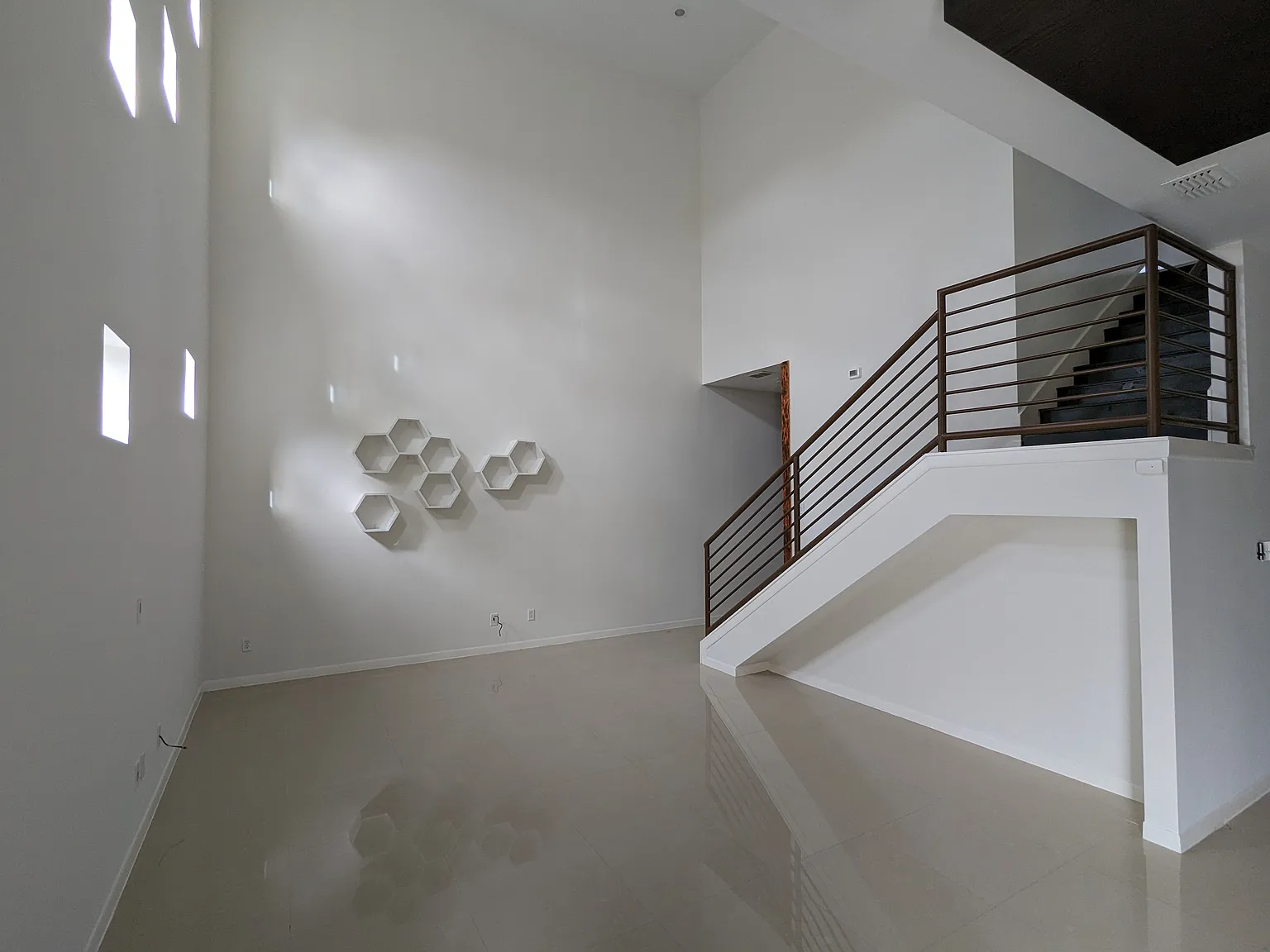Shalom House — Photo 4
