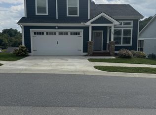 111 Leyland Cir, Hendersonville, NC 28792