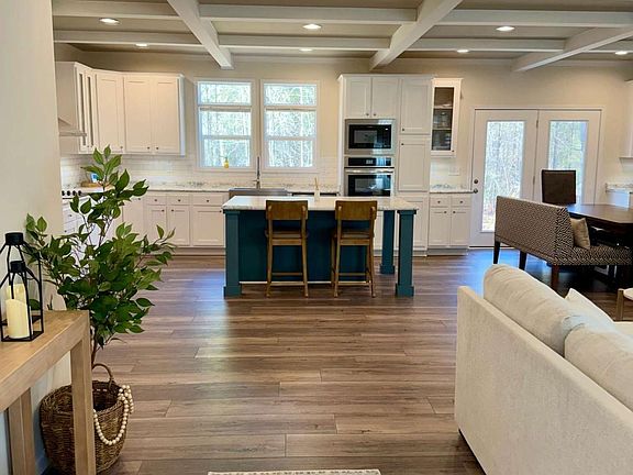 3rd image of 295 Berkeley Rd