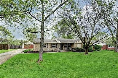 3rd image of 225 Waterford Dr