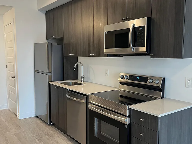 480 Gordon Krantz Ave #506 — Photo 4