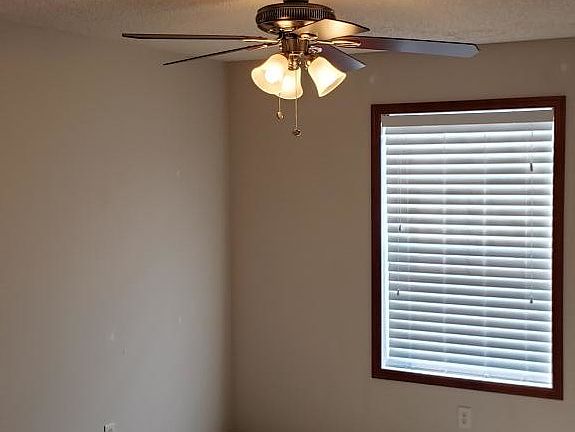 4th image of 4920 Underwood Ln N Unit I