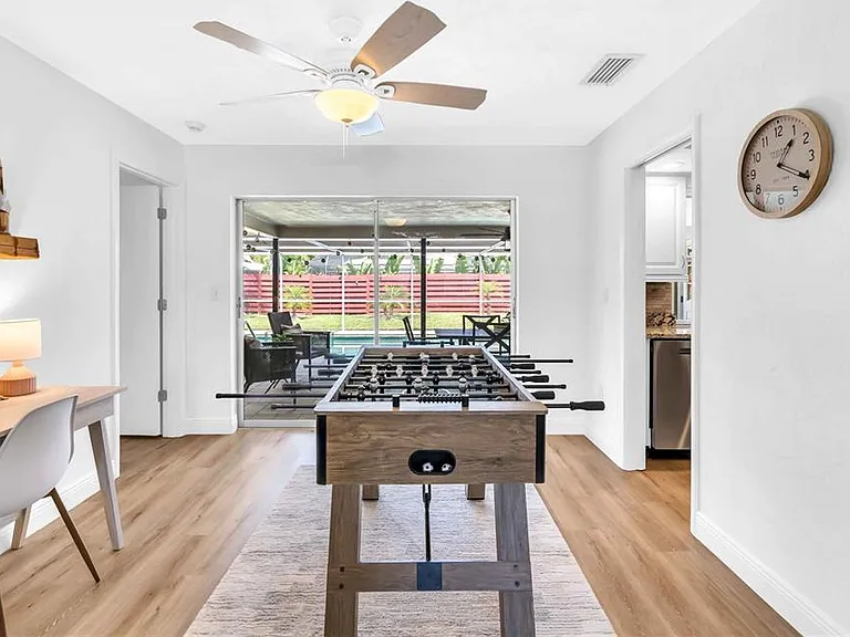 2921 Captiva Dr — Photo 10