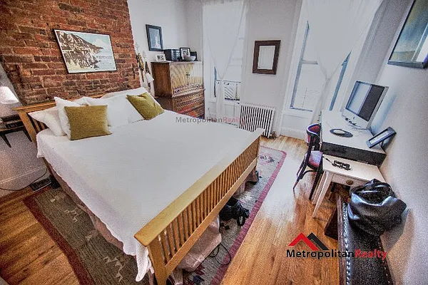 Rented by Metropolitan Realty | media 9