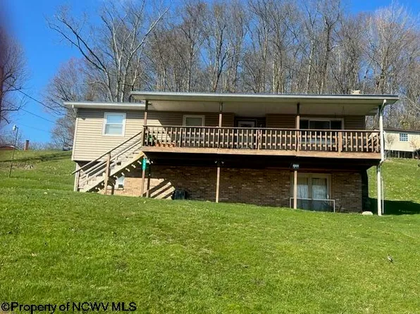 588 W Victoria St, Buckhannon, WV 26201