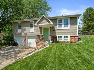 5009 NW Pennington Ln, Blue Springs, MO 64015