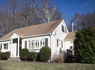 5 Forest St, Leicester, MA 01524