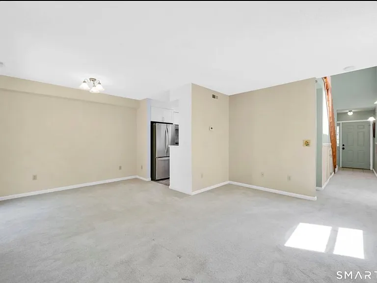 16 Maple St #20 — Photo 17