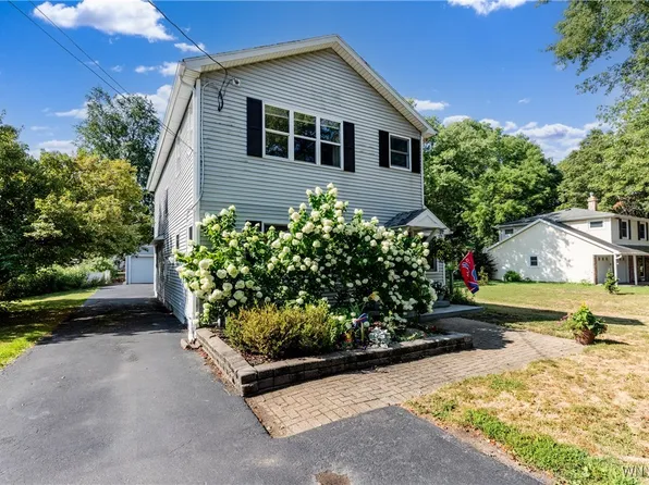 6731 Webster Rd, Orchard Park, NY 14127