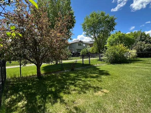 264 N Everwillow Grn SW, Calgary, AB T2Y 4V9
