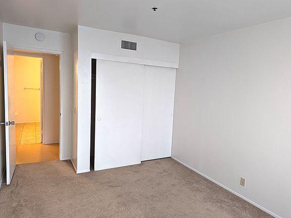 5th image of 5995 Dandridge Ln Unit 148
