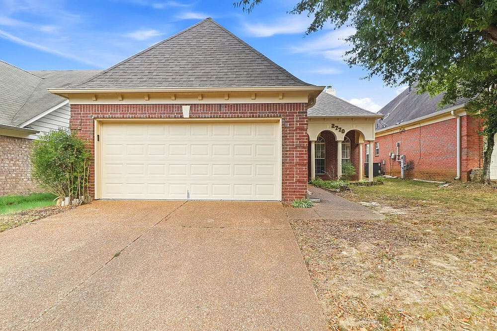3 bed, 2.0 bath, 1500 sqft, $1,875 — Photo 1