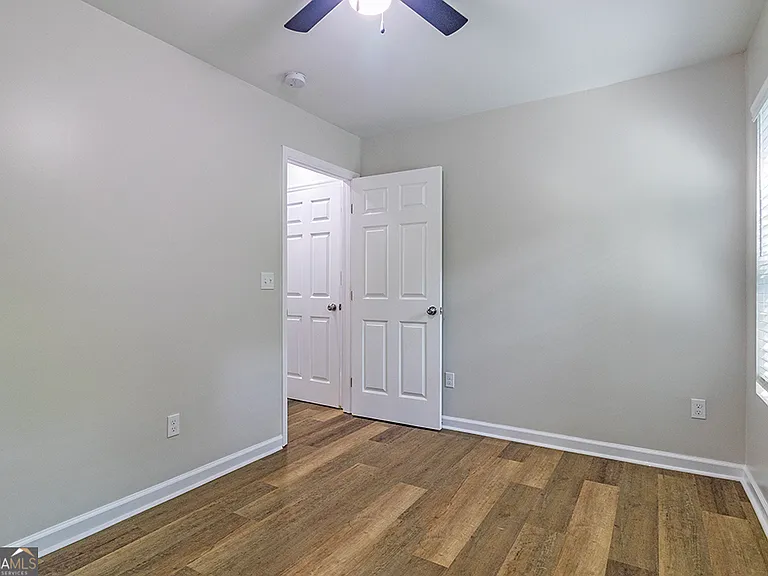 2741 Village Green Dr — Photo 16