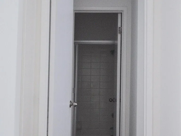 1382 Kelton Ave #305 — Photo 9