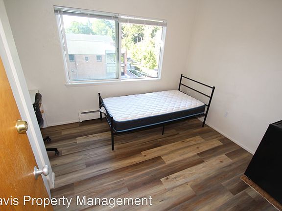 2nd image of 4528 20th Ave NE #12
