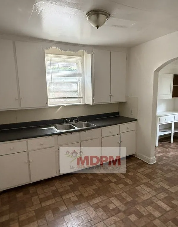 3 bed, 1600 sqft, $1,150 — Photo 3