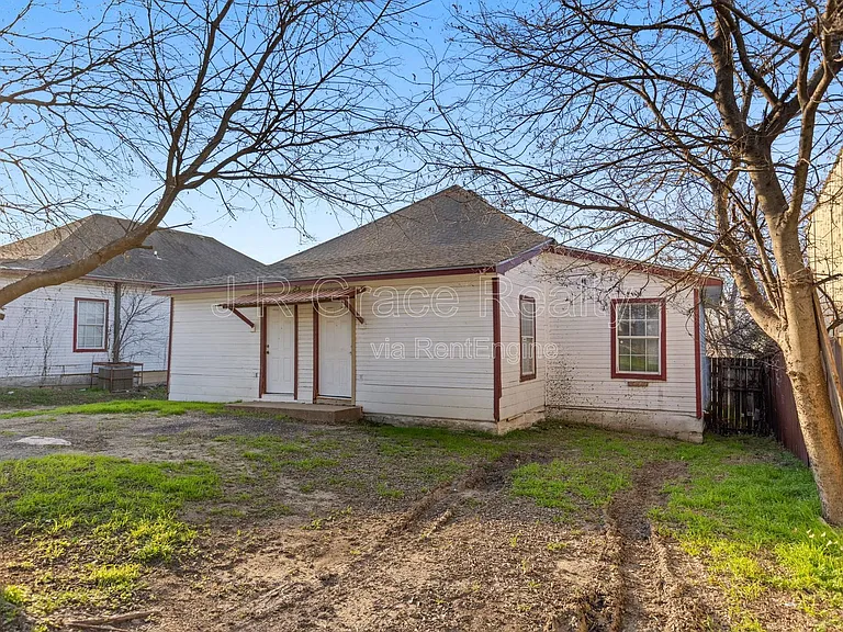 1720 Webster Ave — Photo 14