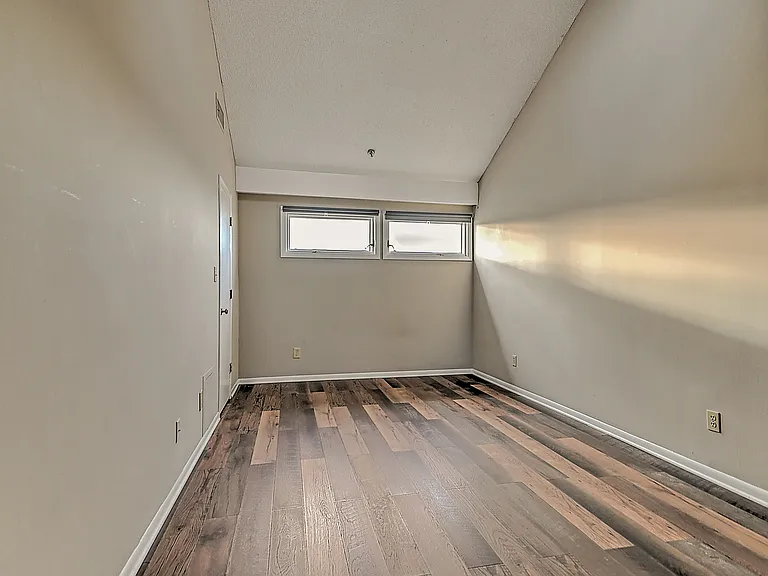 109 Beechnut St #4 — Photo 15