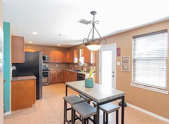 3rd image of 9813 Vickie Ln