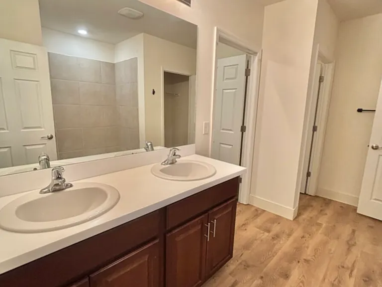 2509 NW 27th Pl — Photo 16
