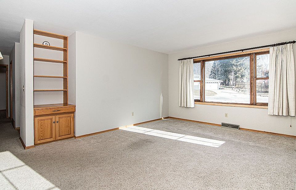 110 Reimer St SW, Elkader, IA 52043 Zillow