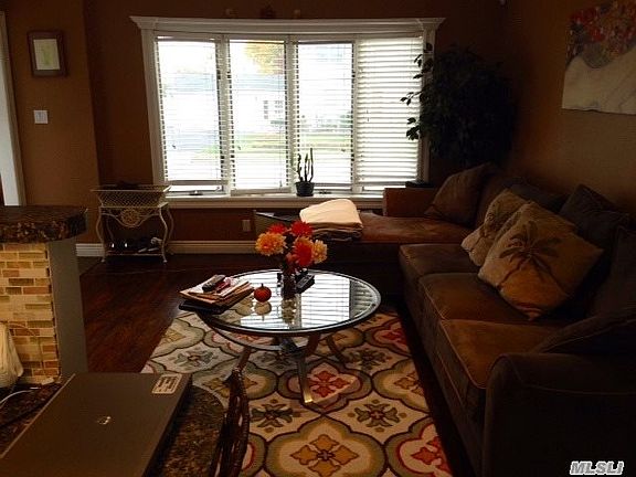3rd image of 9 Farm Ln