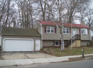 286 Roanoak Ave, Willimantic, CT 06226