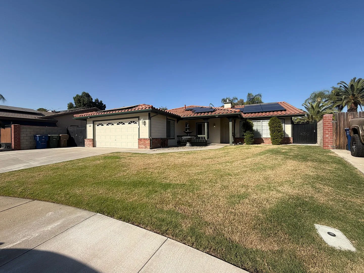 Beautiful NW Bakersfield Home! — Photo 2