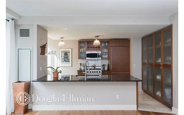 Rented by Douglas Elliman | media 3