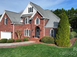 2696 Charleston Ct, Claremont, NC 28610