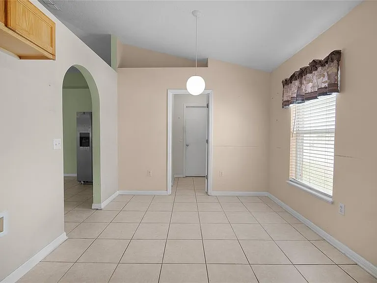 265 Jocelyn Dr — Photo 23