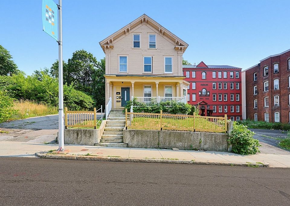 1st image of 230 Pleasant St