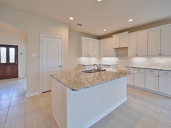 3rd image of 1819 Harmony Bend Ln