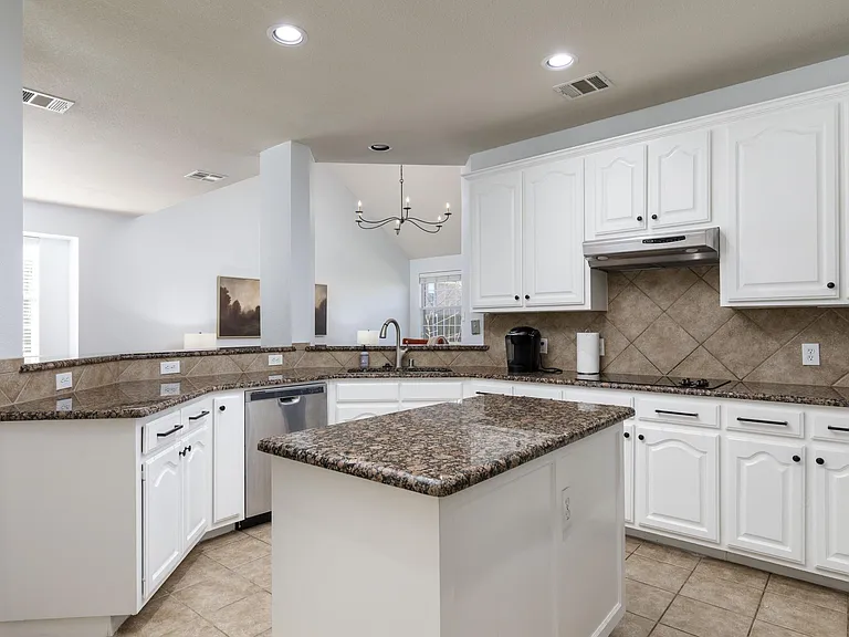 5904 Silver Buckle Dr — Photo 5