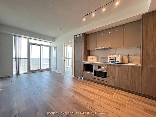 28 Interchange Way Photo 1