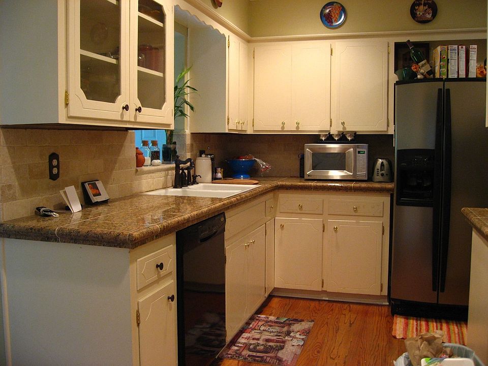 2nd image of 1233 E 31st Pl