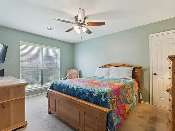 12525 S Youngs Pl, Oklahoma City, OK 73170