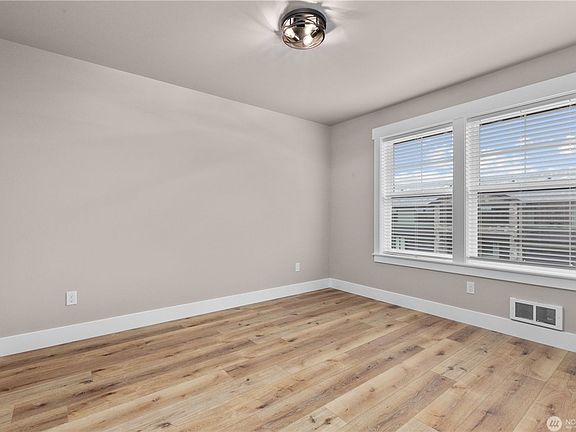 2nd image of 2201 Dejong Dr Unit B