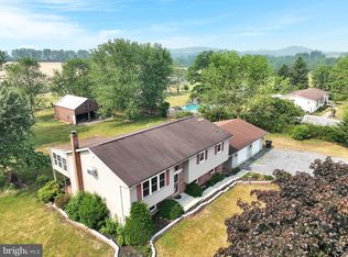 28 Summer Mountain Rd, Bernville, PA 19506